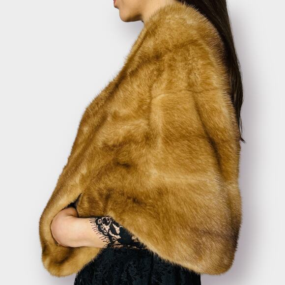 1960s Furs‎ by Truesdell Tan Stole with Pockets - Picture 5 of 6